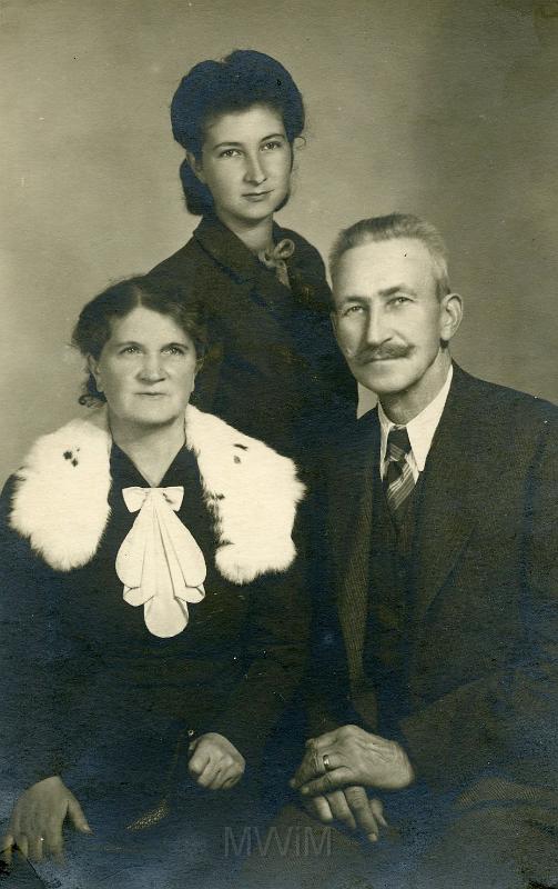 KKE 3801-4.jpg - Janina Alicja i Henryk Mitarnowscy.